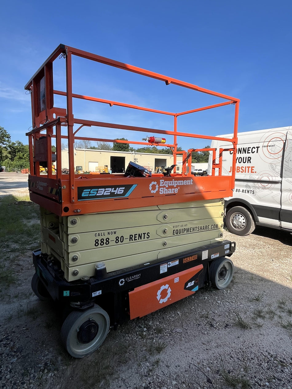 2025 JLG ES3246