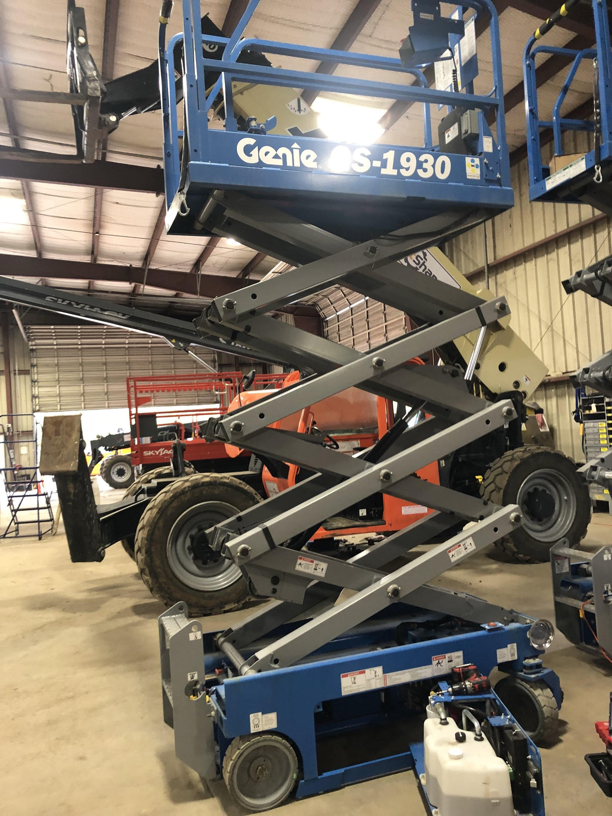 2017 Genie GS-1930 Genie GS-1930 Lift w/Fixed Rail and Chain Entry