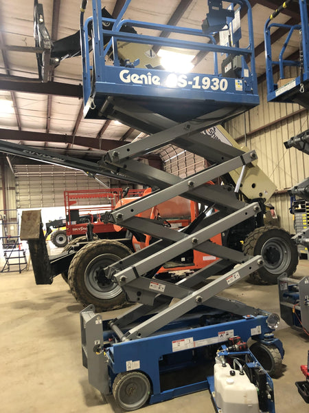 2017 Genie GS-1930 Genie GS-1930 Lift w/Fixed Rail and Chain Entry