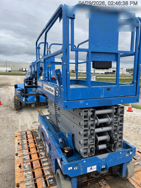 2019 Genie GS-4047 Folding rails with half height swing gate