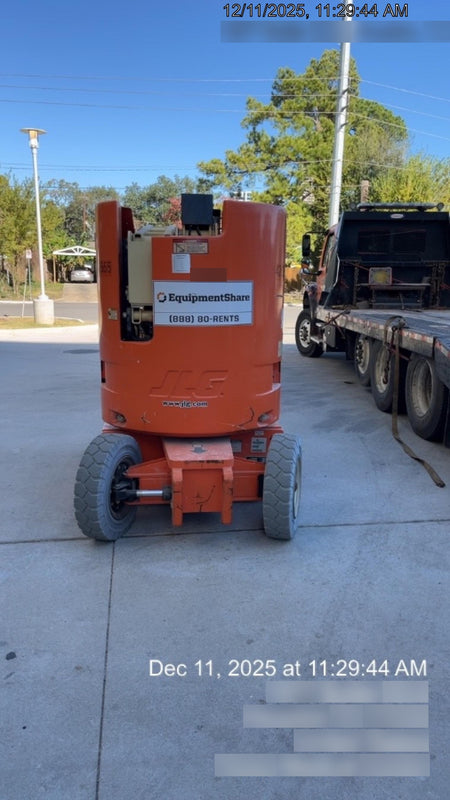 2019 JLG E300AJP