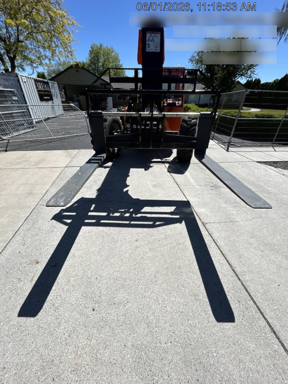 2025 SKYTRAK 8042