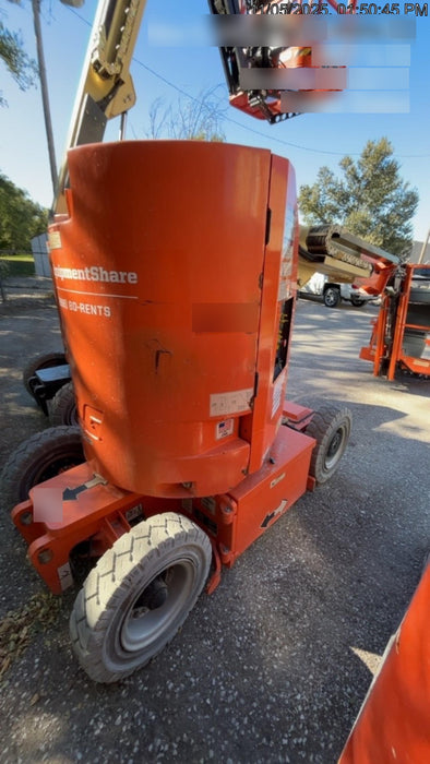 2019 JLG E300AJP