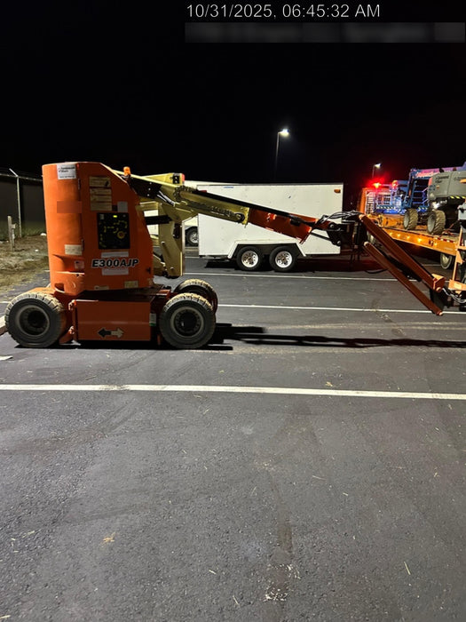 2019 JLG E300AJP