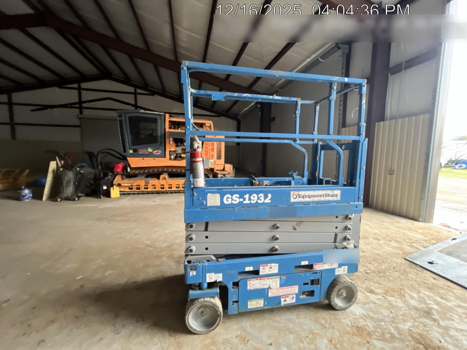 2021 GENIE GS-1932
