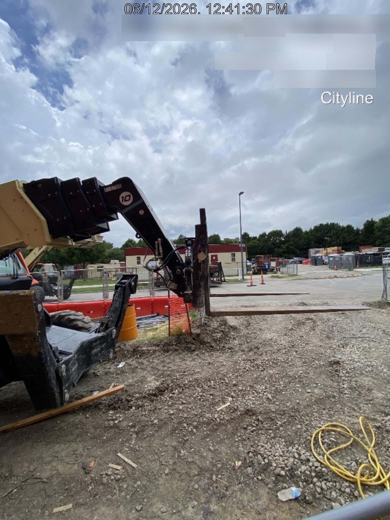 2025 JLG 1075