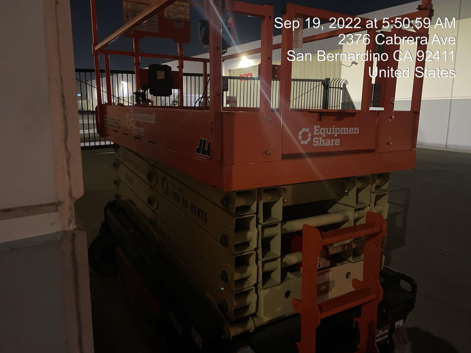 2022 JLG ES3246
