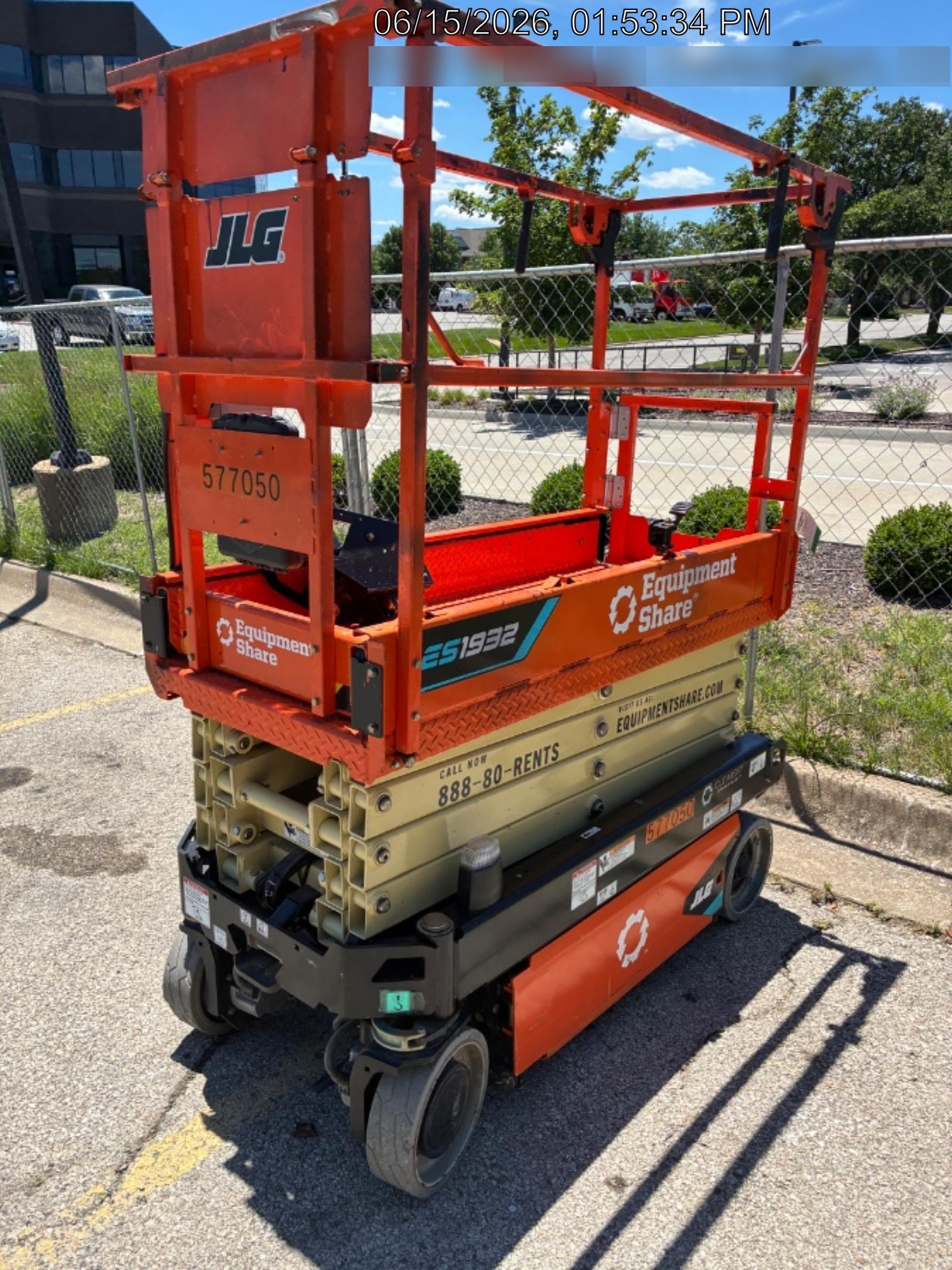 2025 JLG ES1932