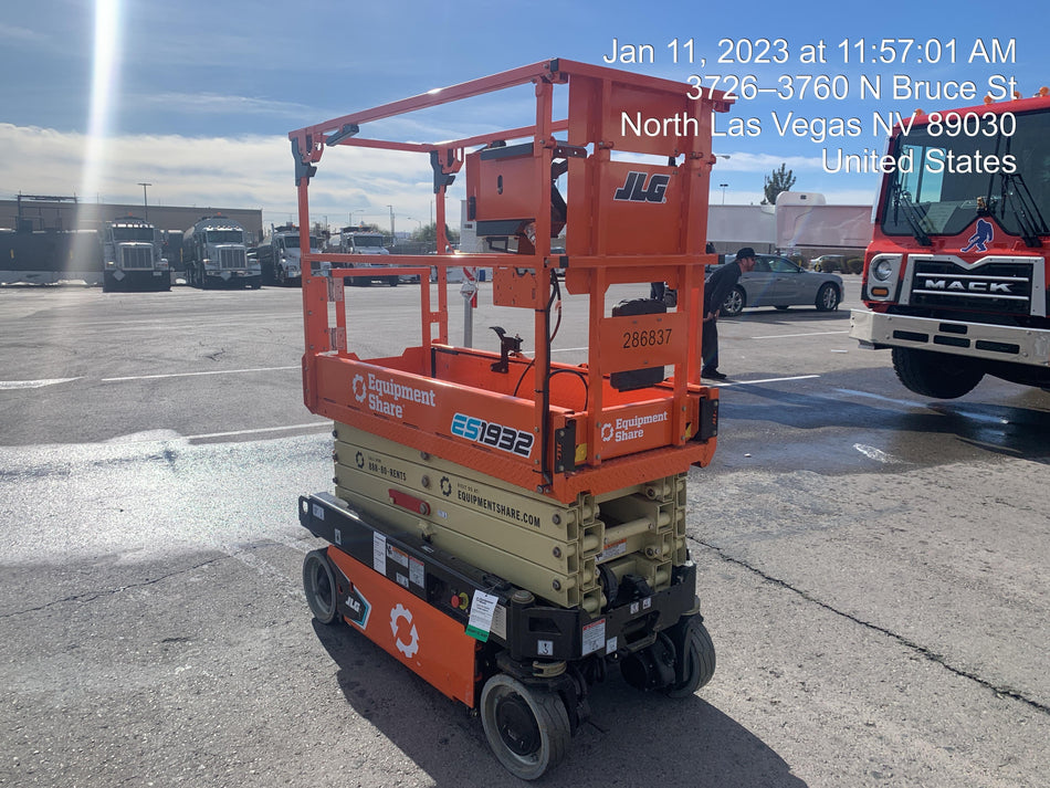 2022 JLG ES1932
