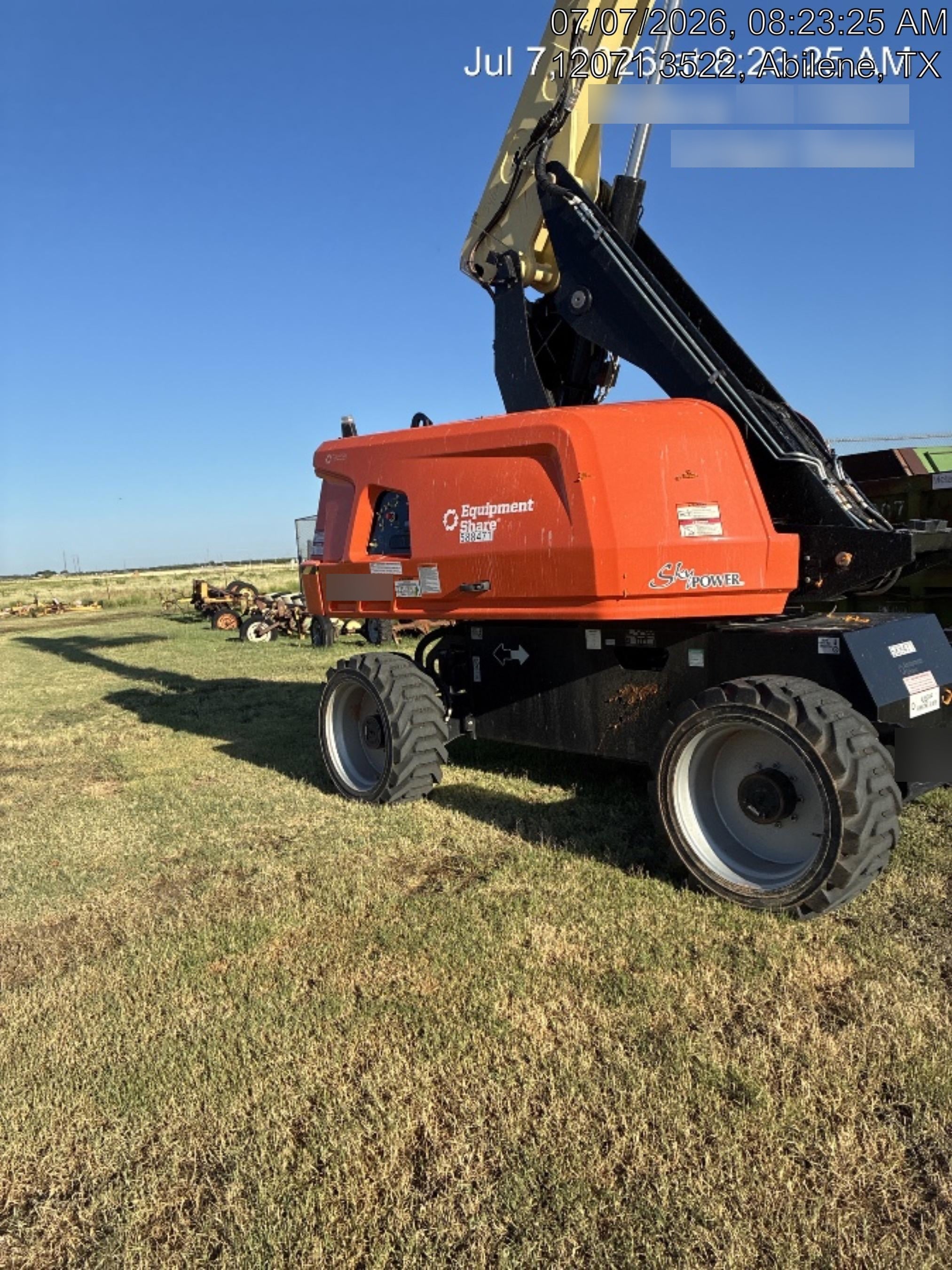 2025 JLG 660SJ
