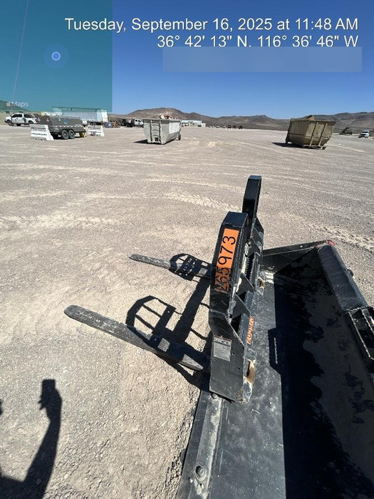 2021 TAKEUCHI 48" Pallet Forks - Takeuchi