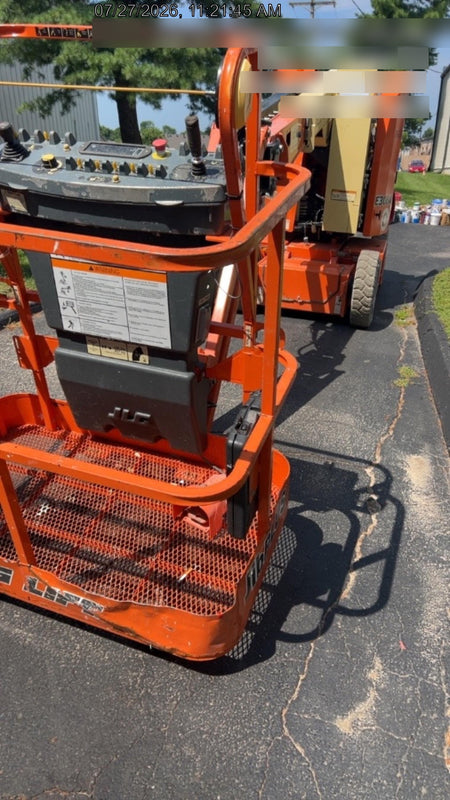 2019 JLG E300AJP