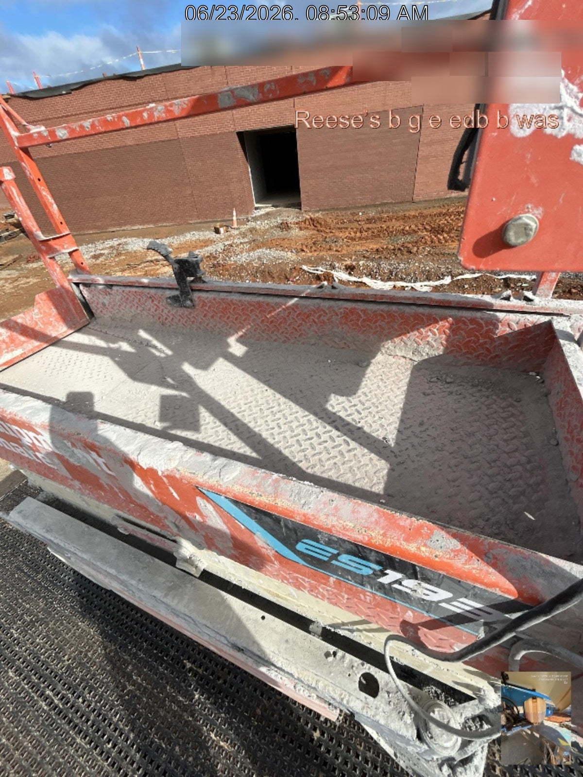 2025 JLG ES1932
