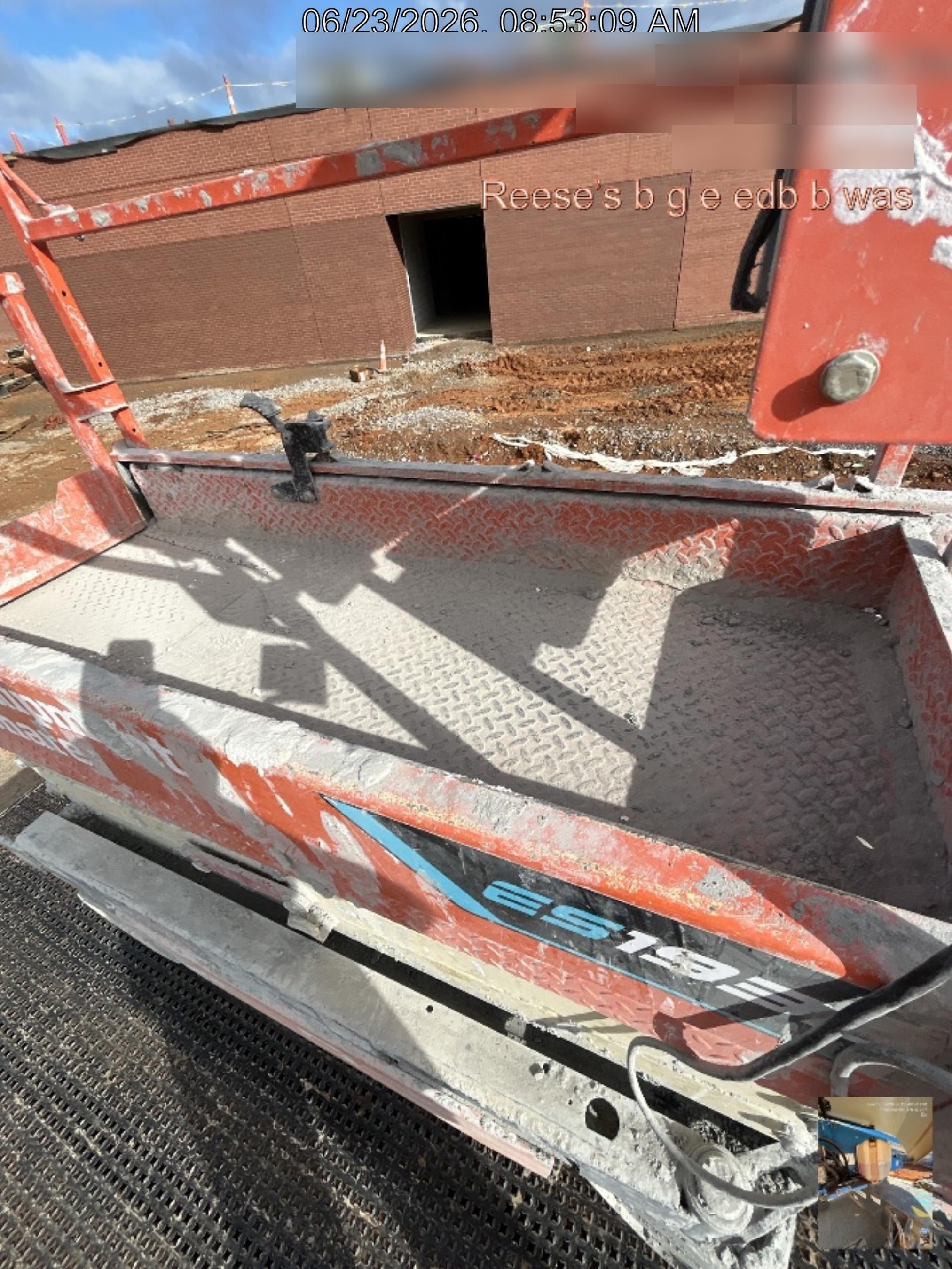 2025 JLG ES1932