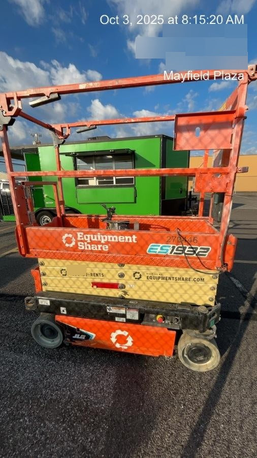 2022 JLG ES1932