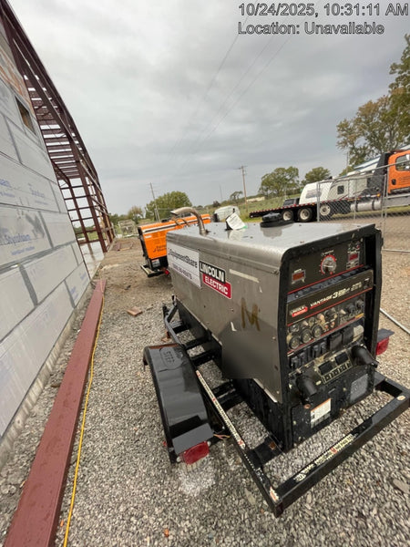 Lincoln Electric Vantage 322 Lincoln Vantage 322 Welder w/Trailer