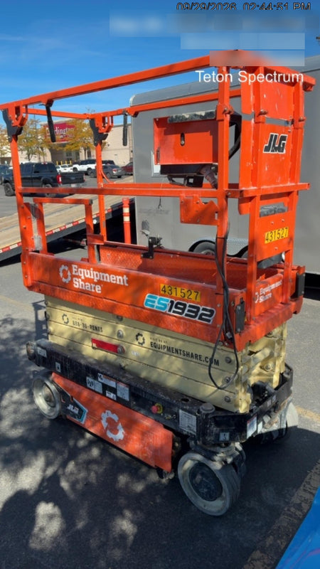 2024 JLG ES1932