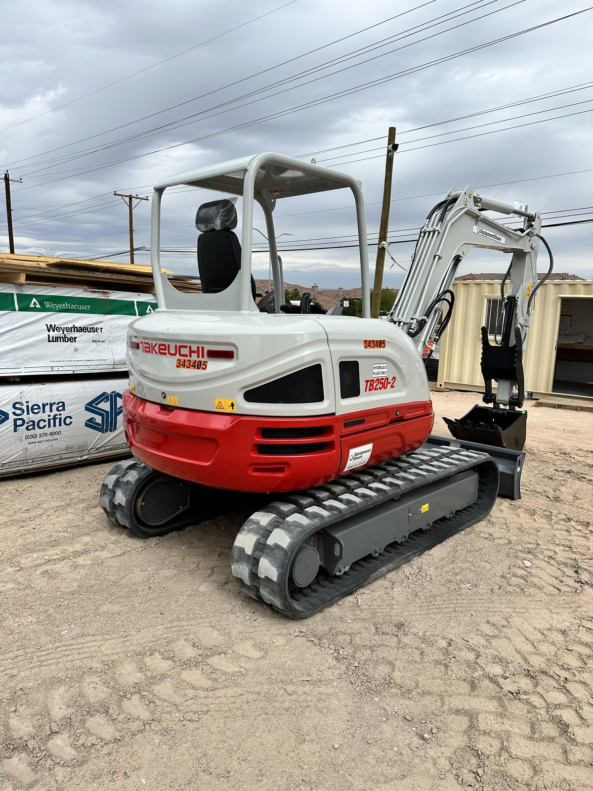 2023 TAKEUCHI TB250-2R