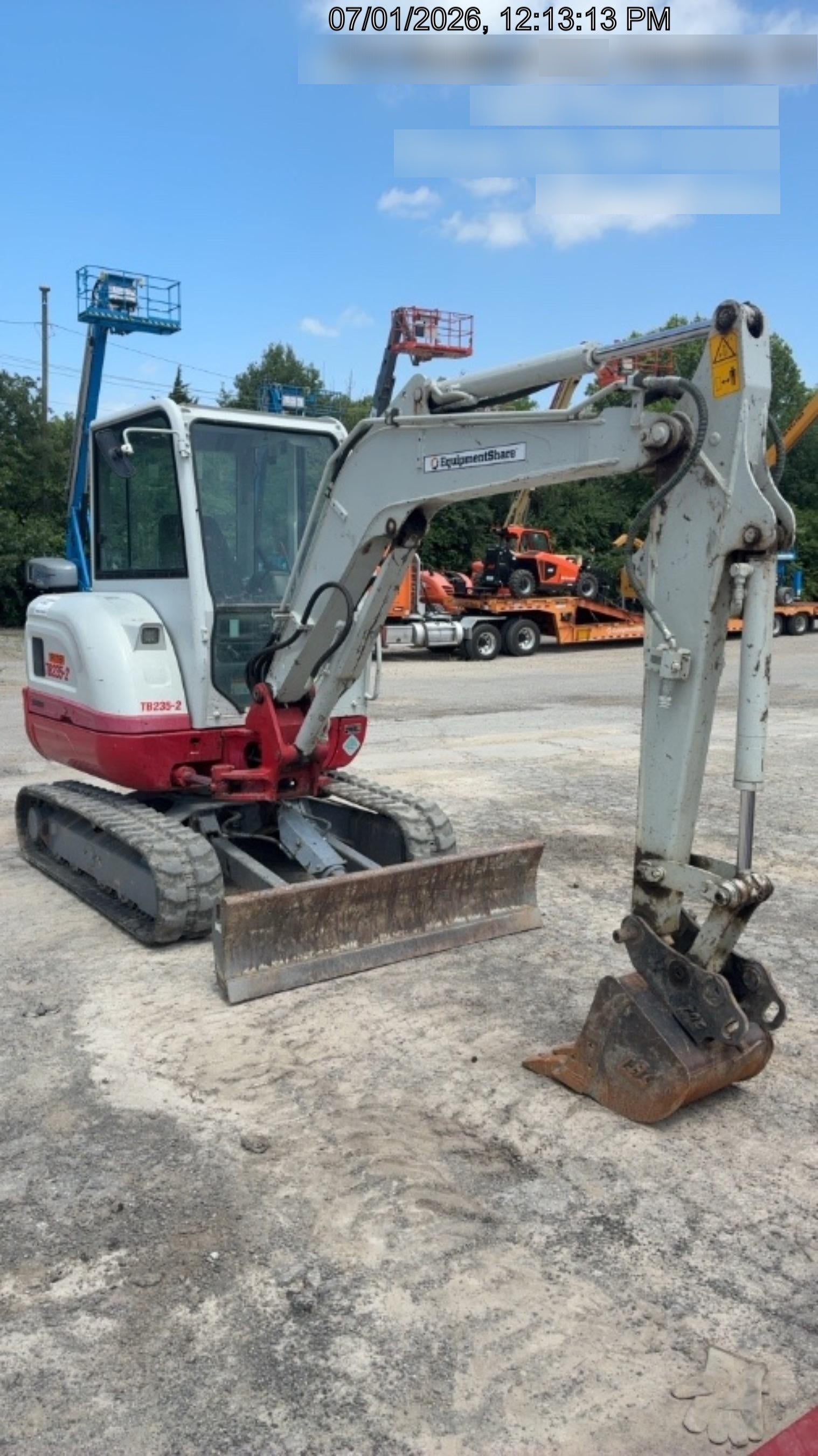 2021 TAKEUCHI TB235-2CR