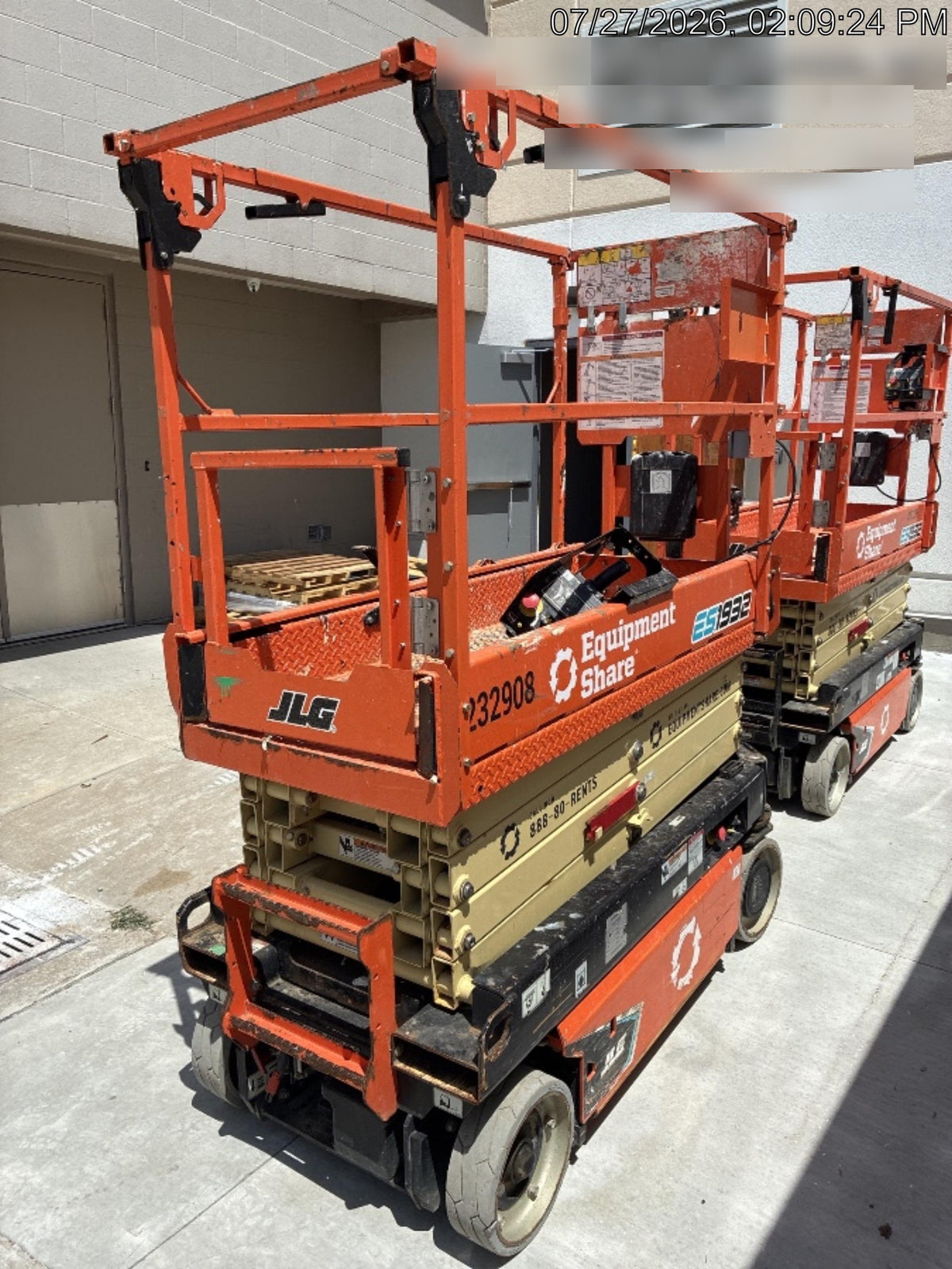 2022 JLG ES1932