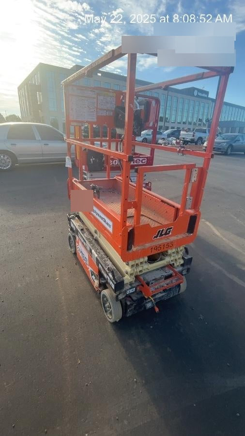 2021 JLG ES1330L