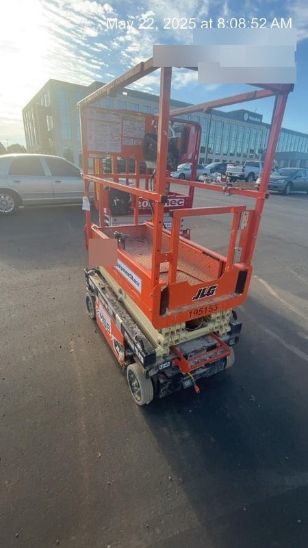 2021 JLG ES1330L