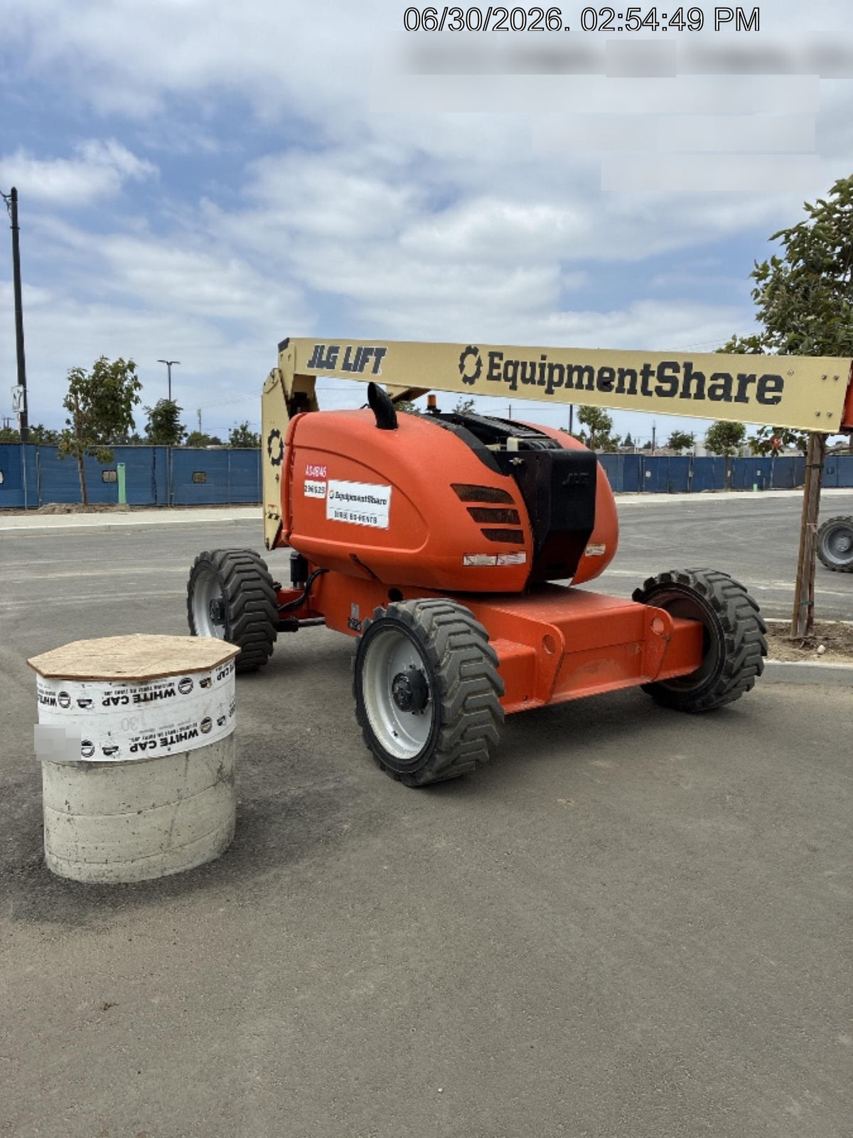 2023 JLG 600AJ