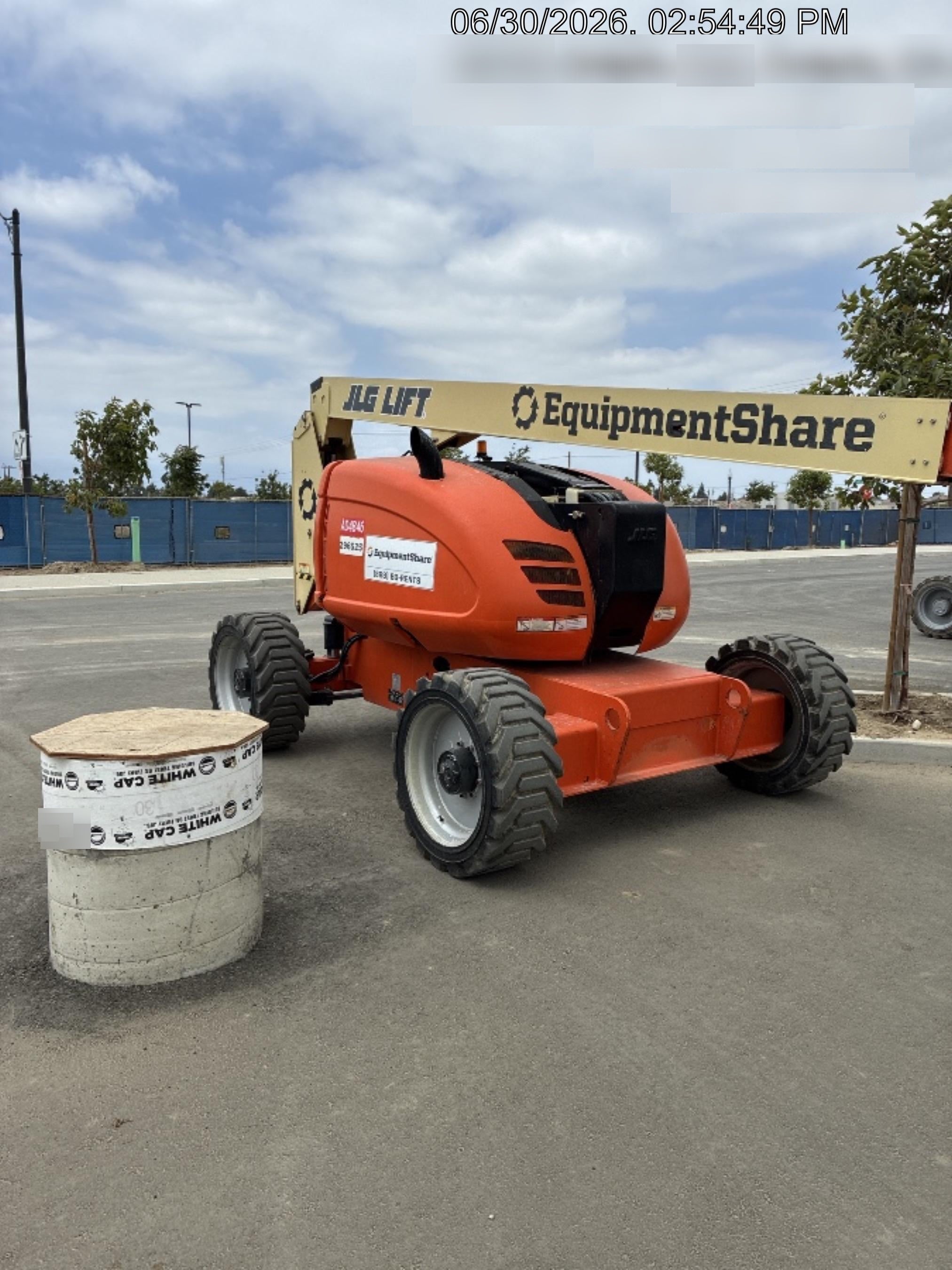 2023 JLG 600AJ
