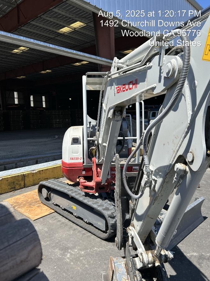 2025 TAKEUCHI TB235-2R