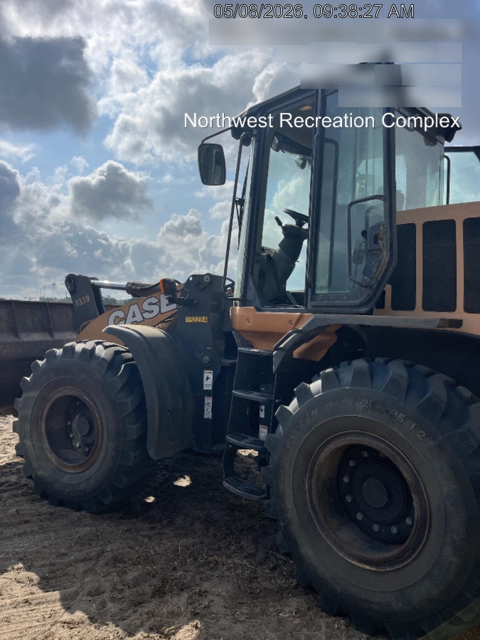 2018 Case 621G CLOSED CAB, 1 FUNCTION, JRB 416 STYLE HYD COUPLER