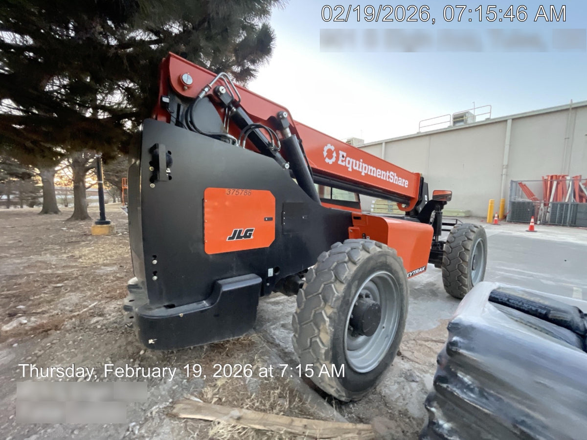 2023 SKYTRAK 8042