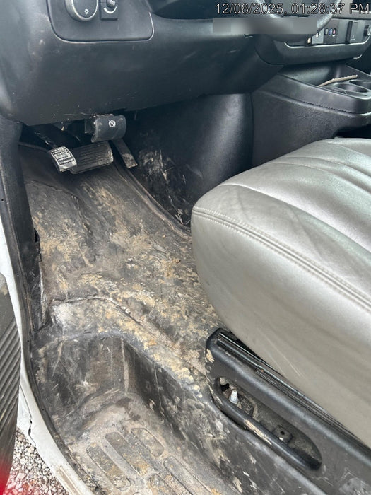 2023 CHEVROLET Express Van - Rental