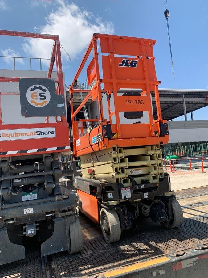 2021 JLG ES1932