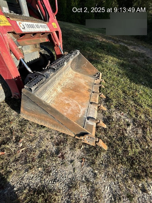 2025 EQUIPMENTSHARE 1006186 - 66" Tooth Bucket, CTL