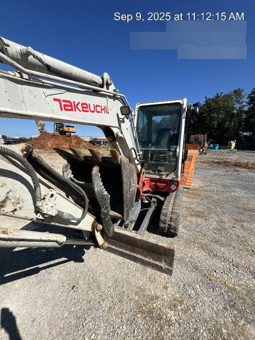 2020 TAKEUCHI TB235-2CR