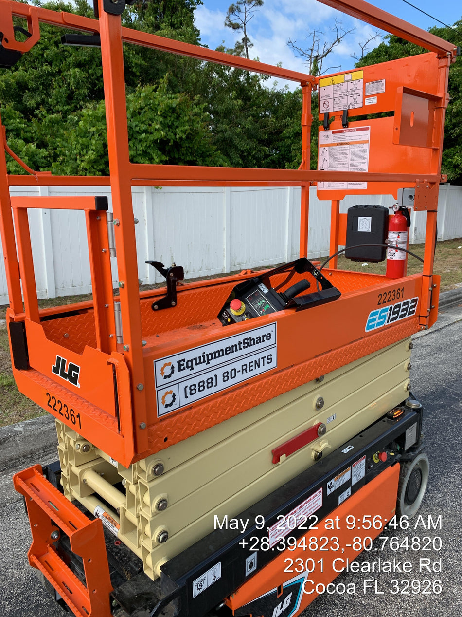 2022 JLG ES1932