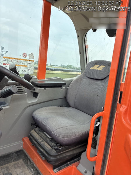 2021 JLG 1732