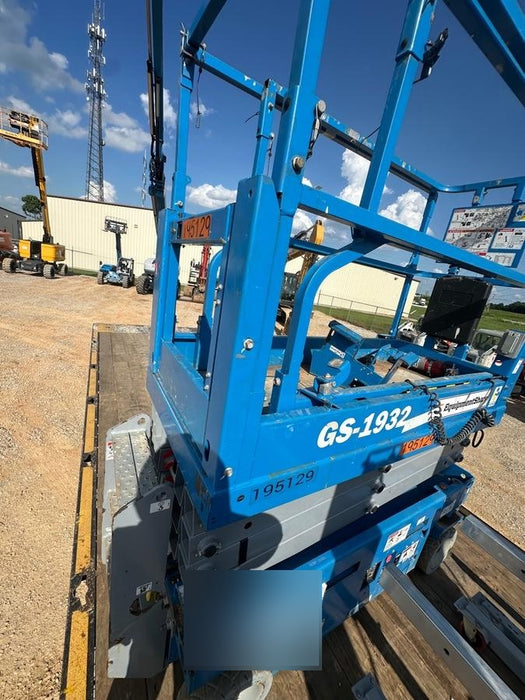 2021 GENIE GS-1932