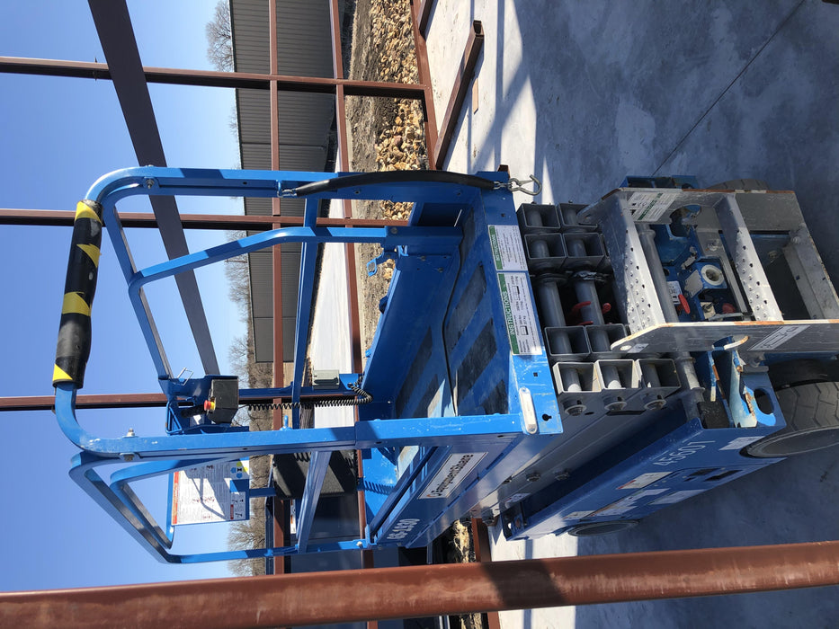 2019 Genie GS-1930 Fixed rails with chain Entry