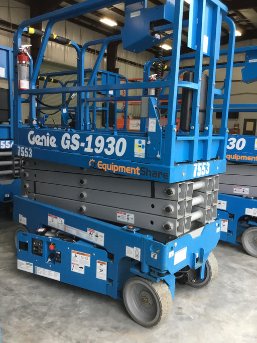 2017 Genie GS-1930 Genie GS-1930 Lift w/Fixed Rail and Chain Entry