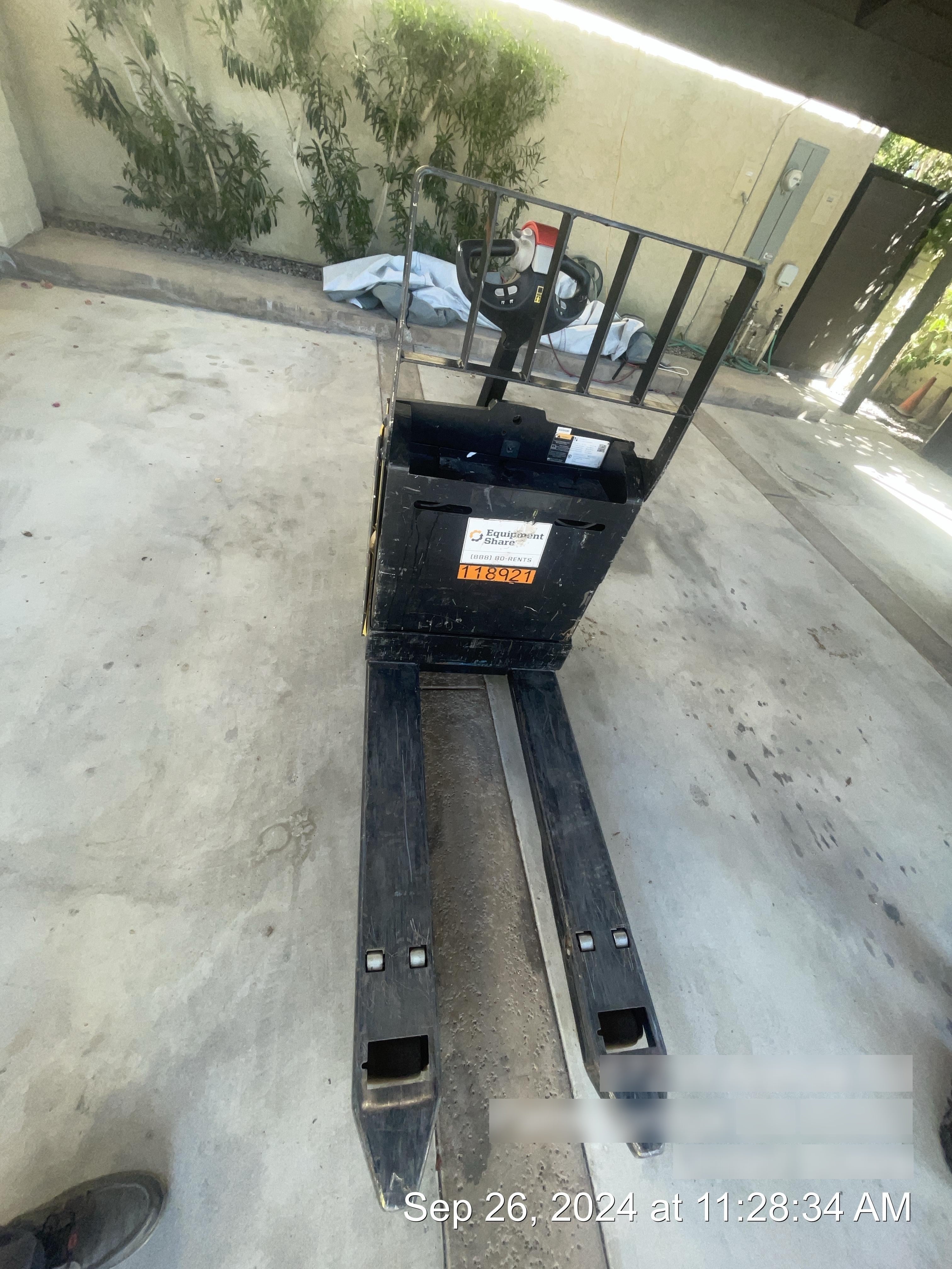 2021 HAUL MASTER Manual Pallet Jack 4,000 lbs