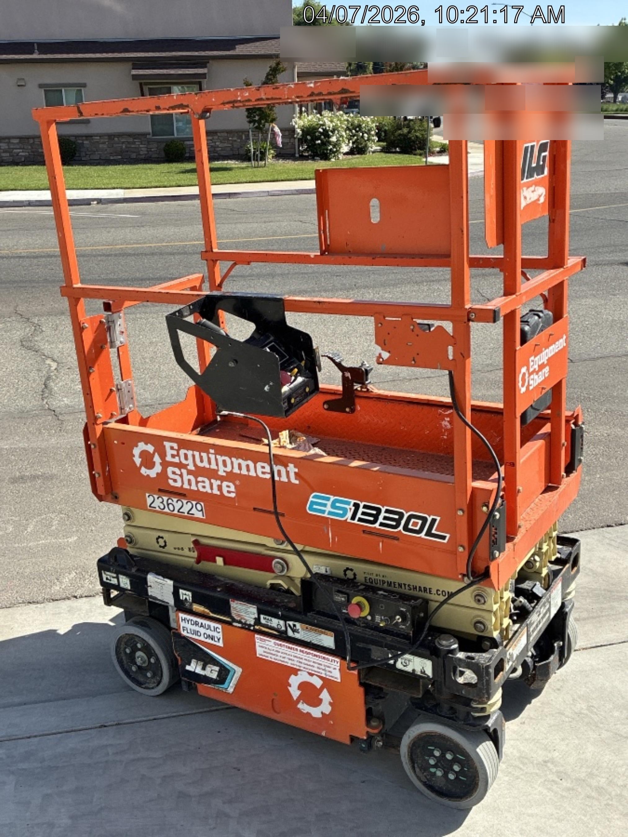 2022 JLG ES1330L