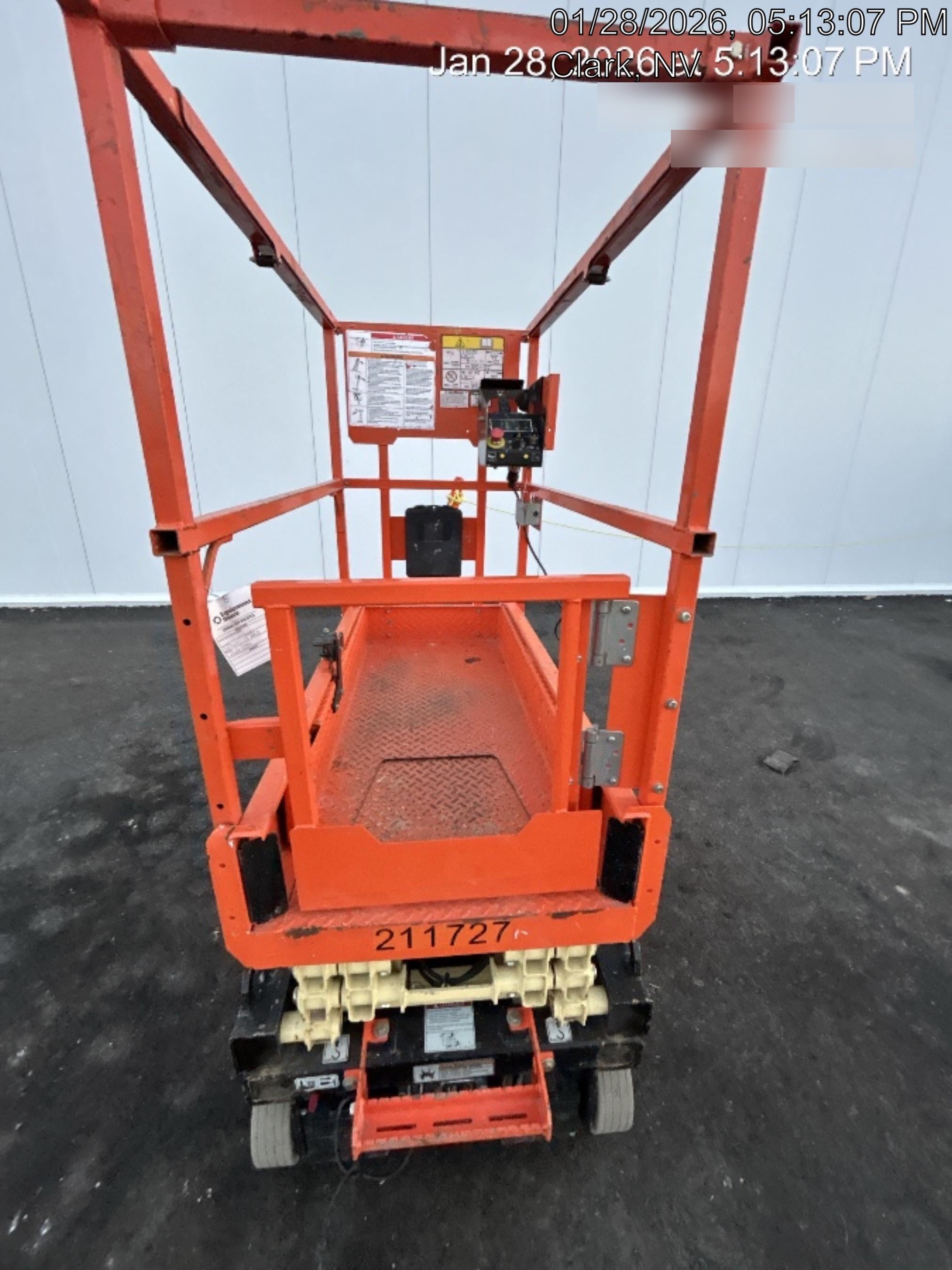 2022 JLG ES1330L