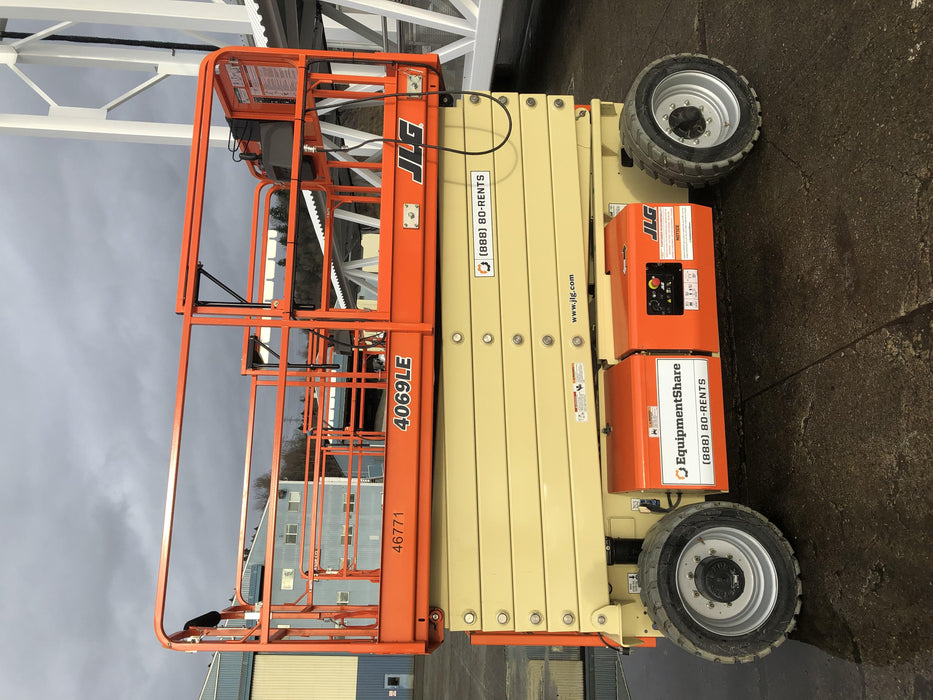 2019 JLG 4069LE