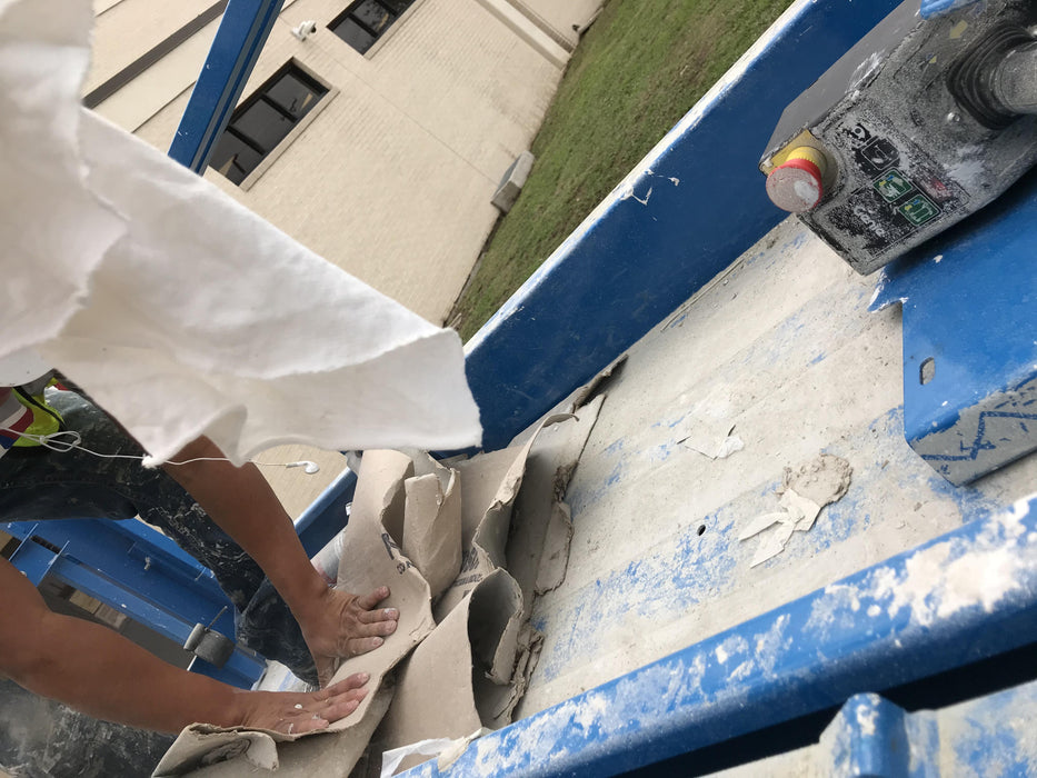 2019 Genie GS-2632 Folding rails with half height swing gate