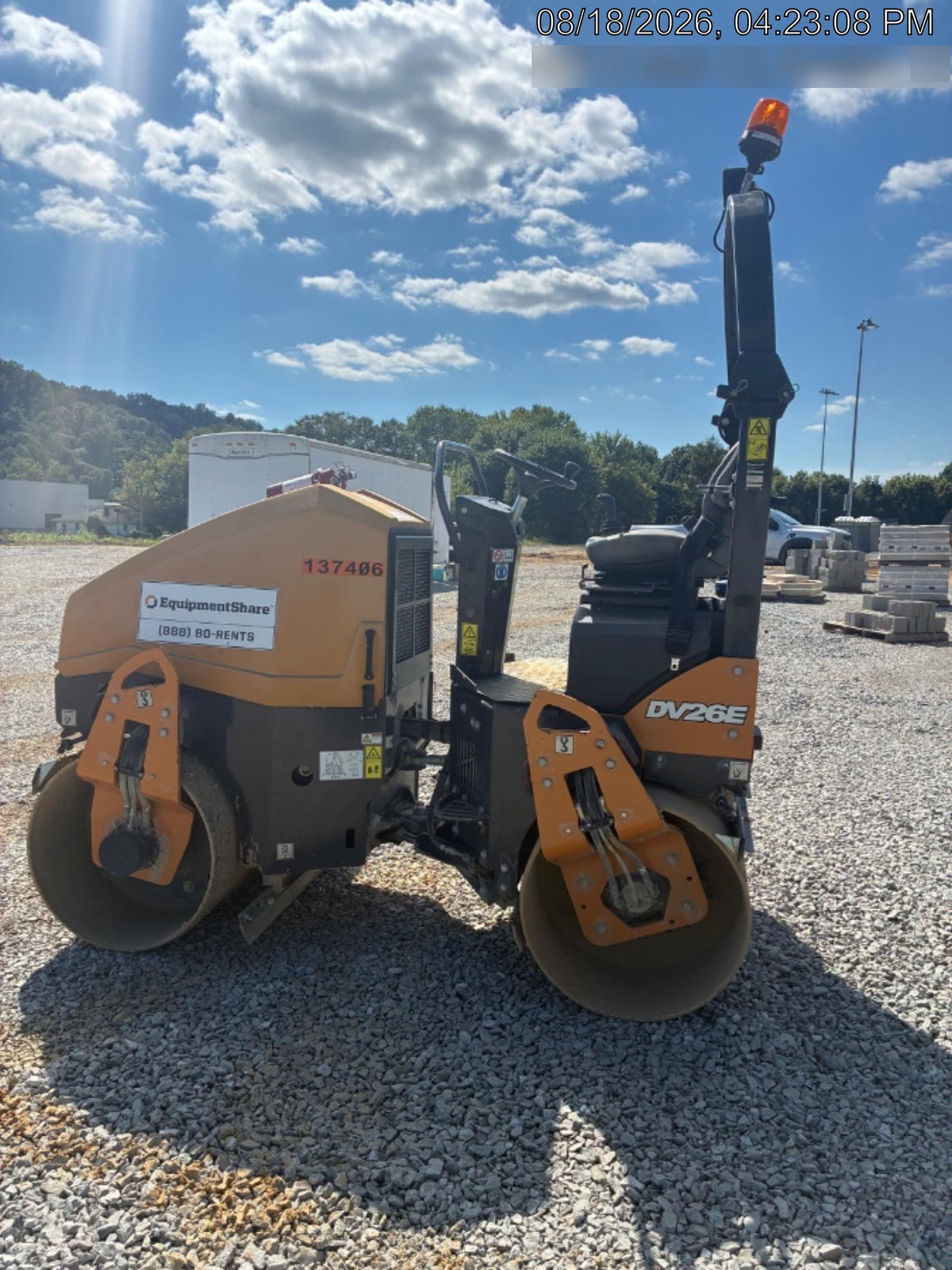 2021 CASE DV26E