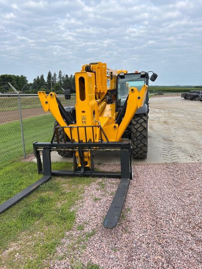 2025 JCB 510-56