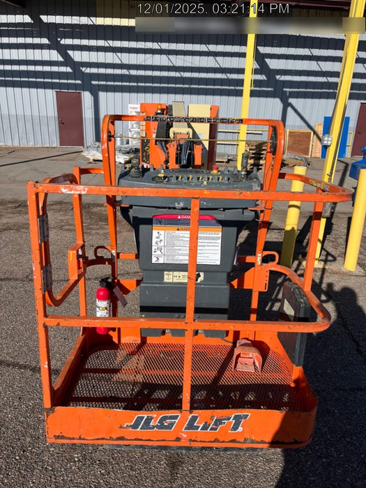 2019 JLG E300AJP