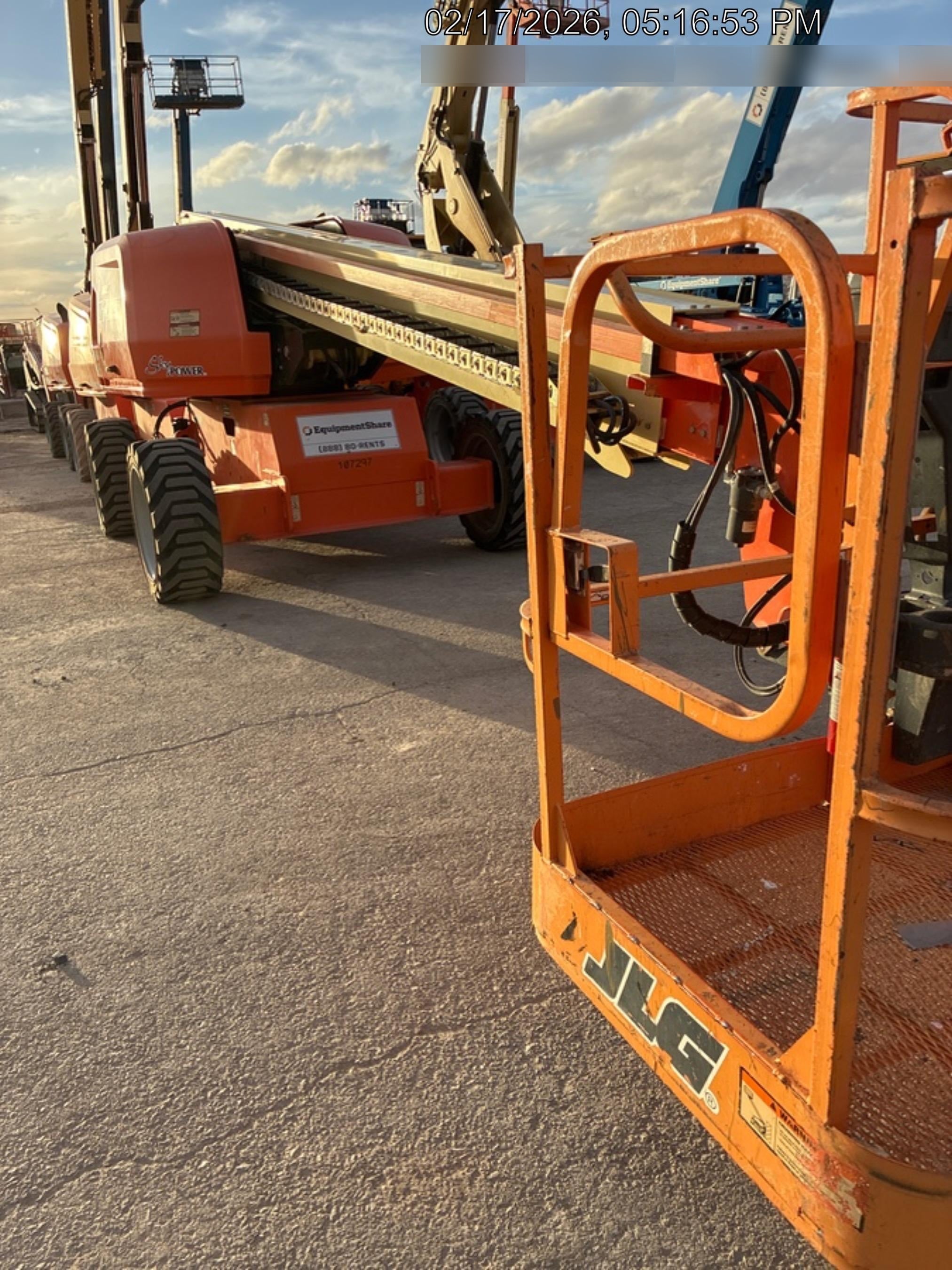 2020 JLG 600S