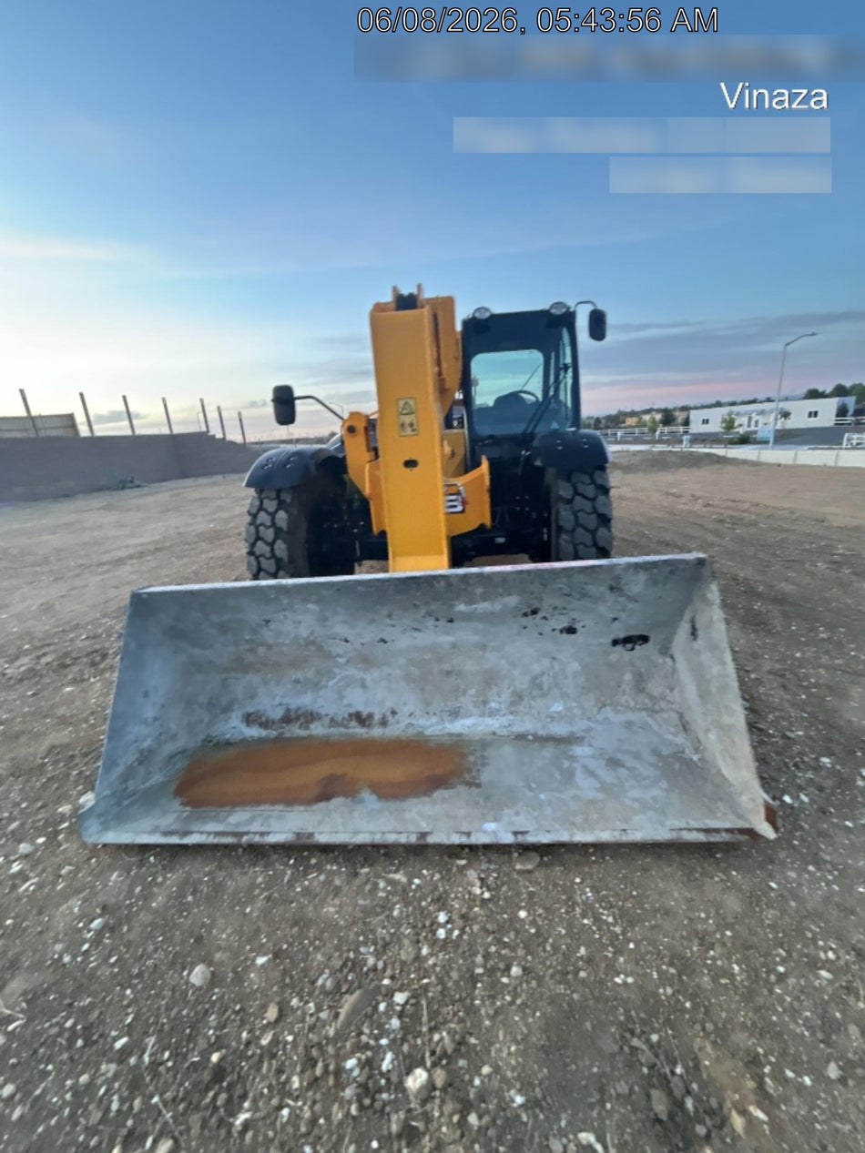 2025 JLG 1001100823